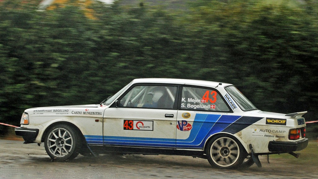 Kurt Mejer og Steen Bøgelund i det meget våde Sydhavsrally DM5 på Lolland Falster
(Foto: rallypics.dk / Viggo Johansen)